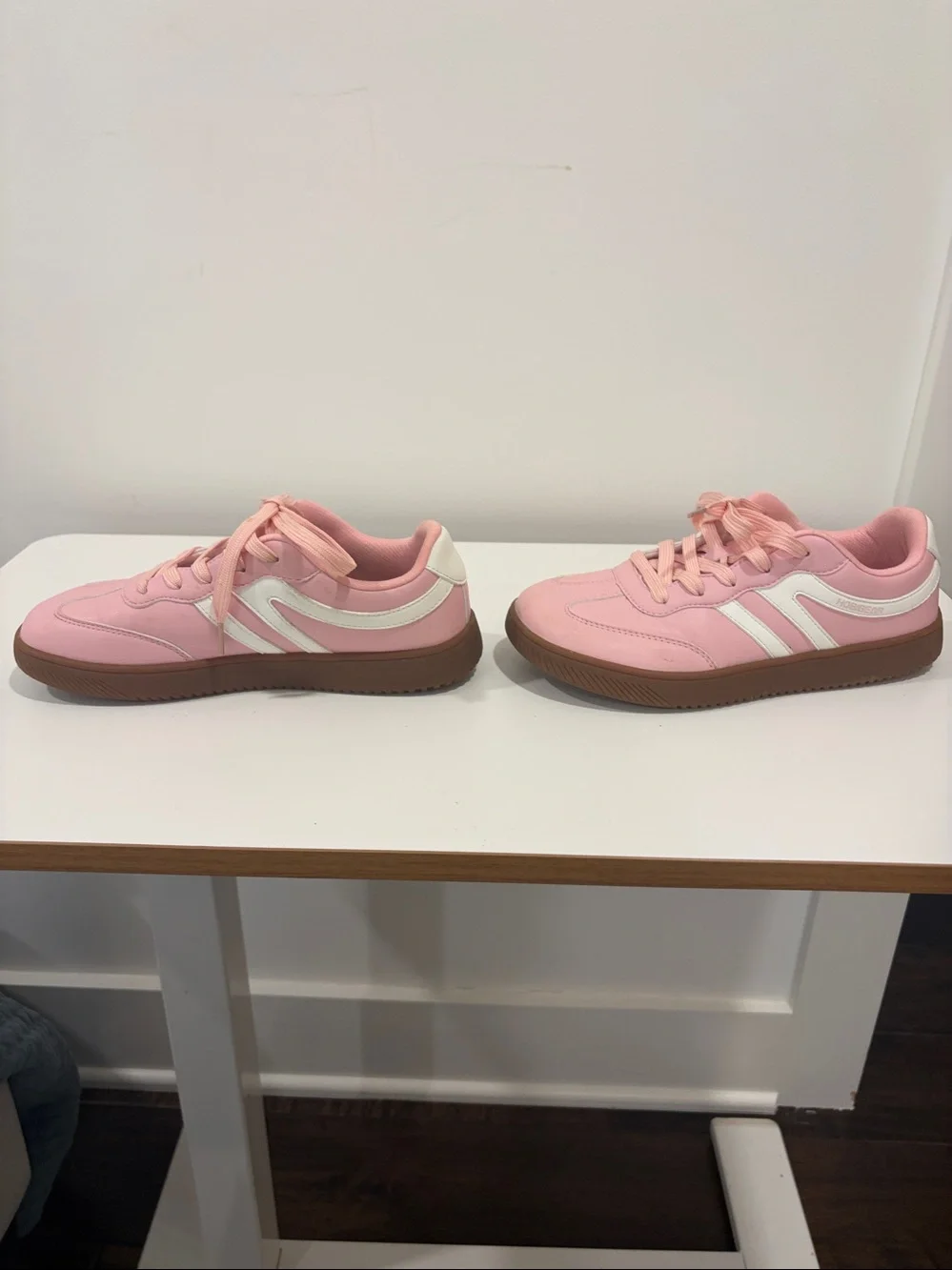 Women’s Pink Casual Sneakers